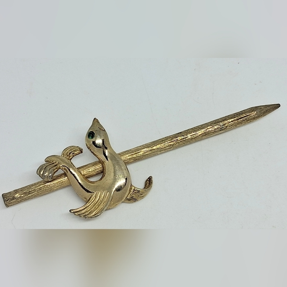 * Vintage Bobley Gold Tone Seal Bar Pin Brooch